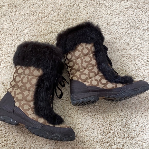 Coach Jennie Brown Fur Boots 7 - Picture 1 of 5